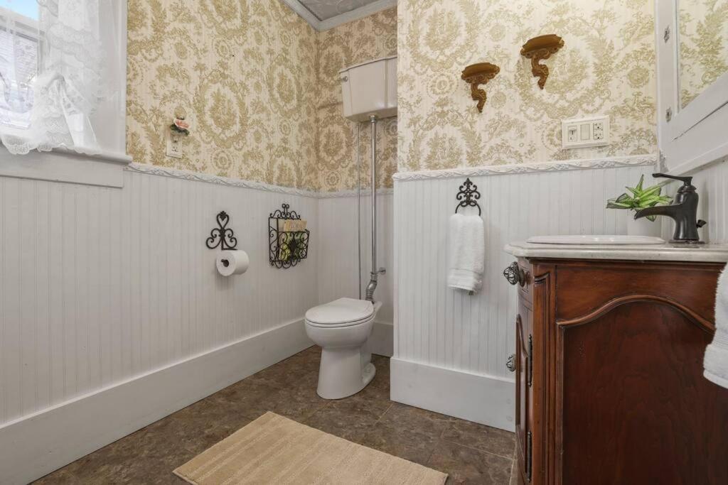 Charming Victorian Home - 2 Minutes To Downtown Ланкастер Екстер'єр фото