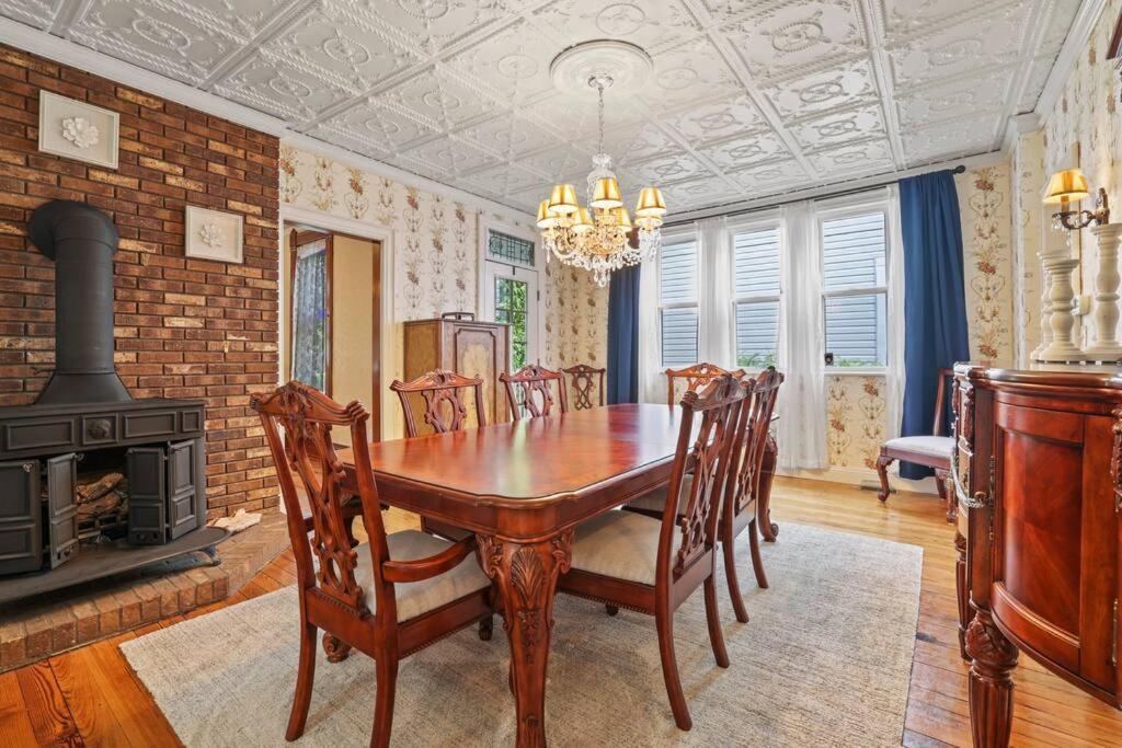 Charming Victorian Home - 2 Minutes To Downtown Ланкастер Екстер'єр фото